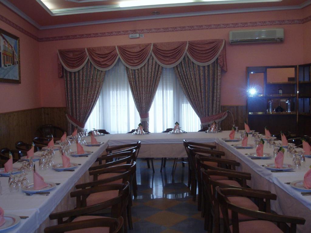 Hotel Los Hermanos Ocaña Zewnętrze zdjęcie