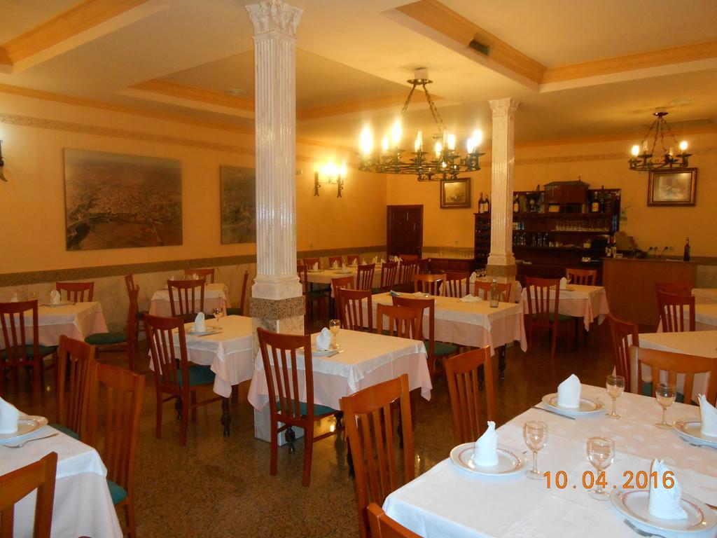 Hotel Los Hermanos Ocaña Zewnętrze zdjęcie