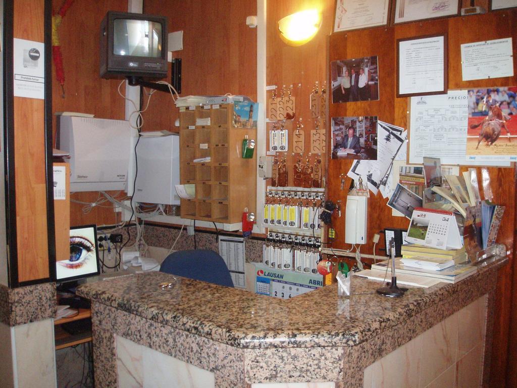 Hotel Los Hermanos Ocaña Zewnętrze zdjęcie