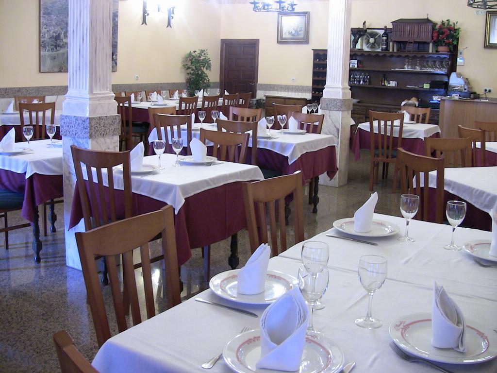 Hotel Los Hermanos Ocaña Zewnętrze zdjęcie